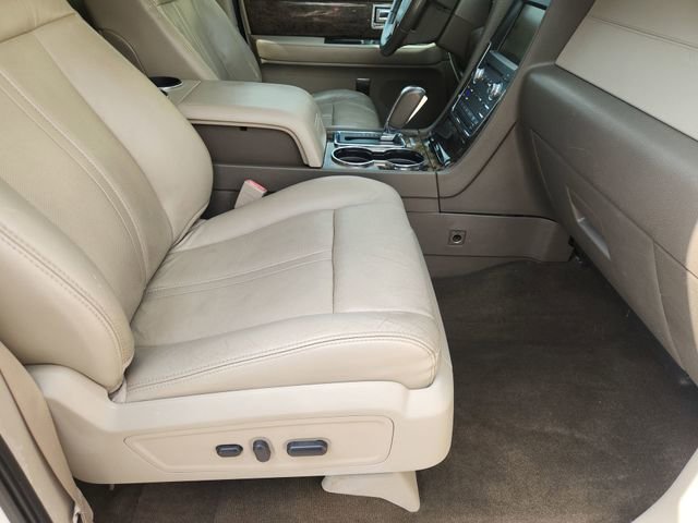 Used 2015 Lincoln Navigator L 2WD image 26