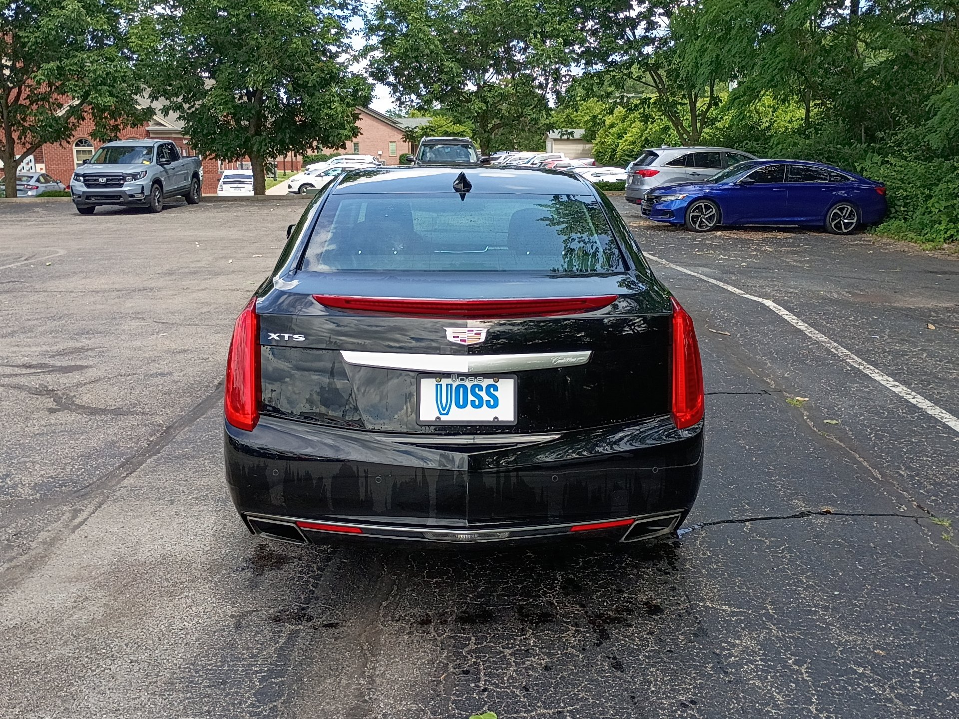 Used 2017 Cadillac XTS Luxury w/ Driver Awareness Package FWD image 4