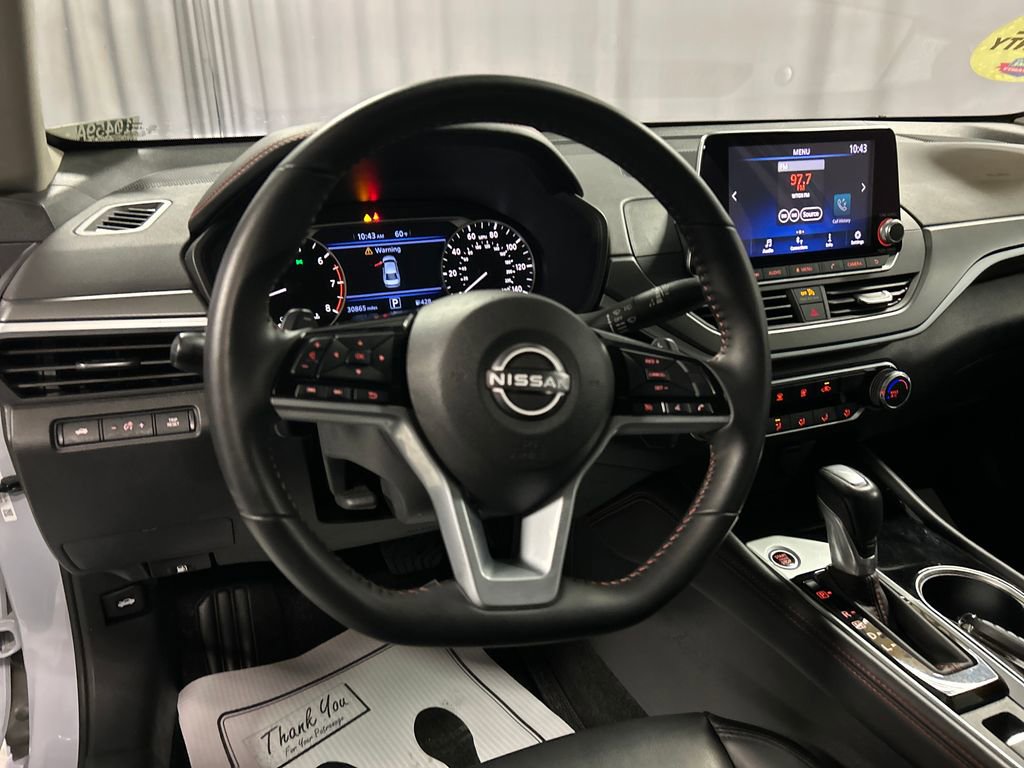 Used 2025 Nissan Altima 2.5 SR AWD/4WD image 13
