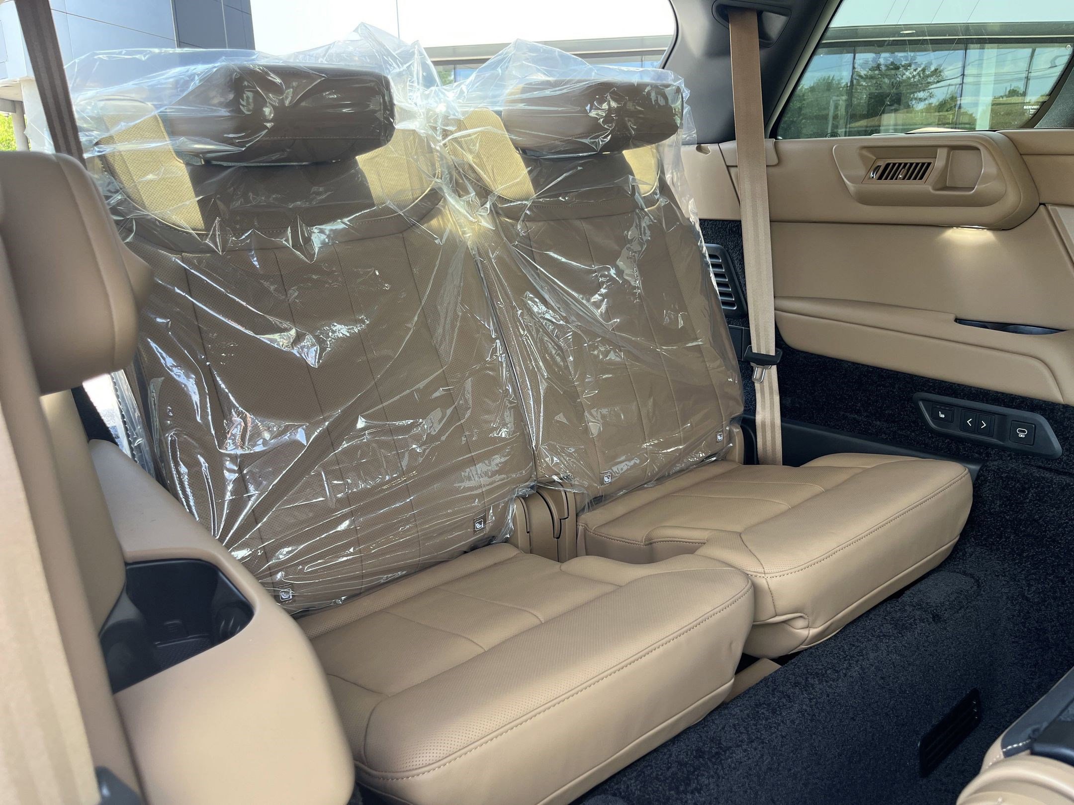 New 2025 Land Rover Range Rover Long Wheelbase SE image 27