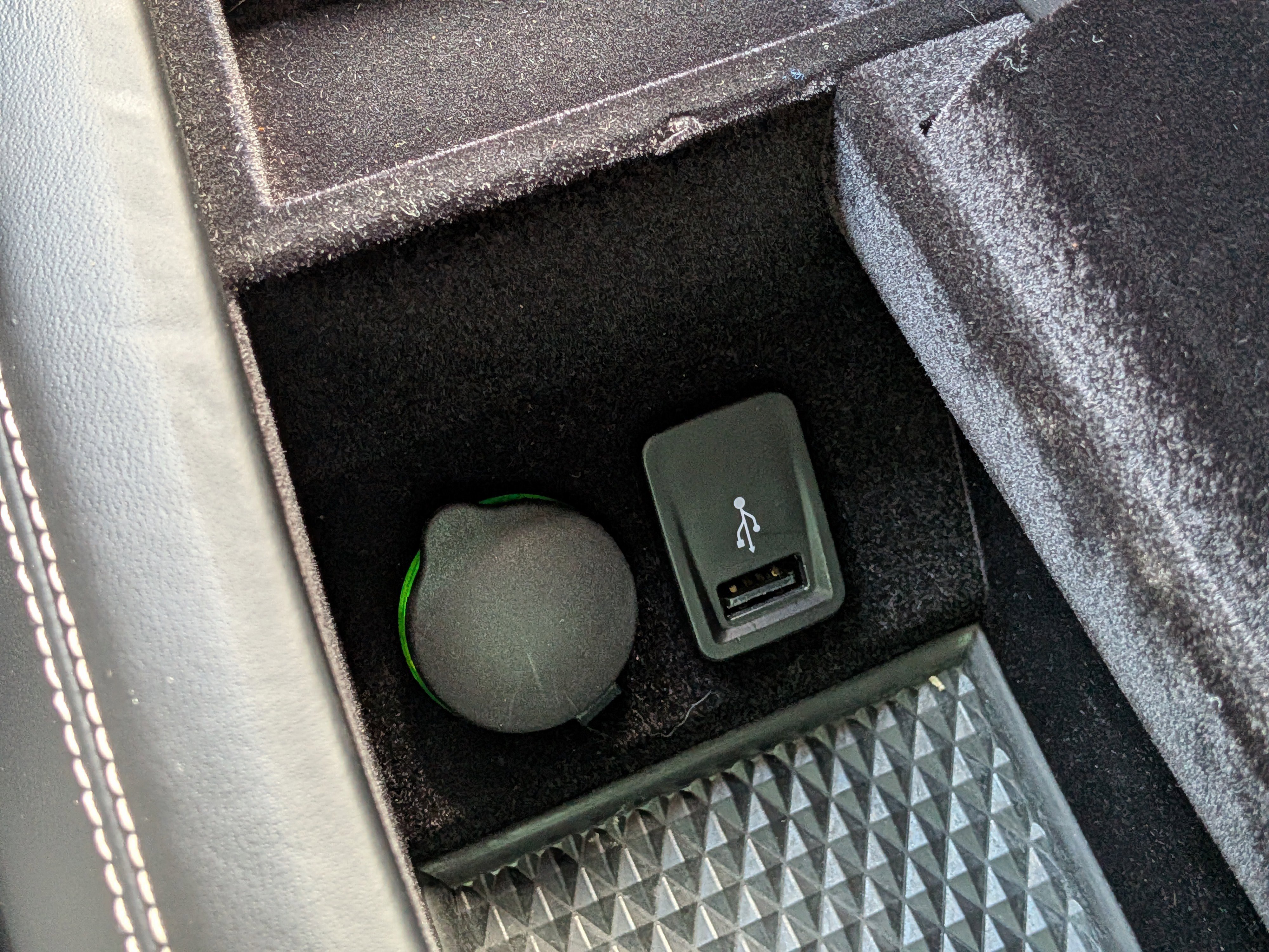 Used 2017 Ferrari California T image 29