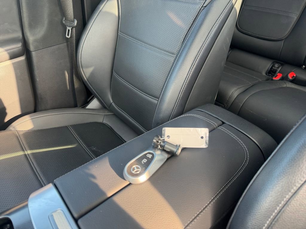 Used 2024 Mercedes-Benz GLC 300 image 26