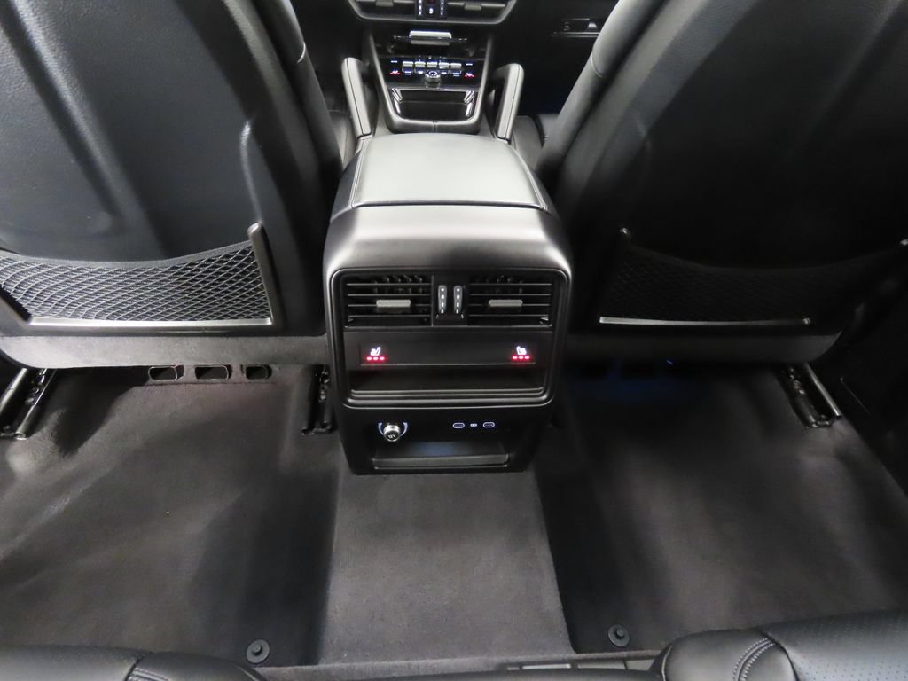 Certified 2026 Porsche Cayenne S AWD/4WD image 33
