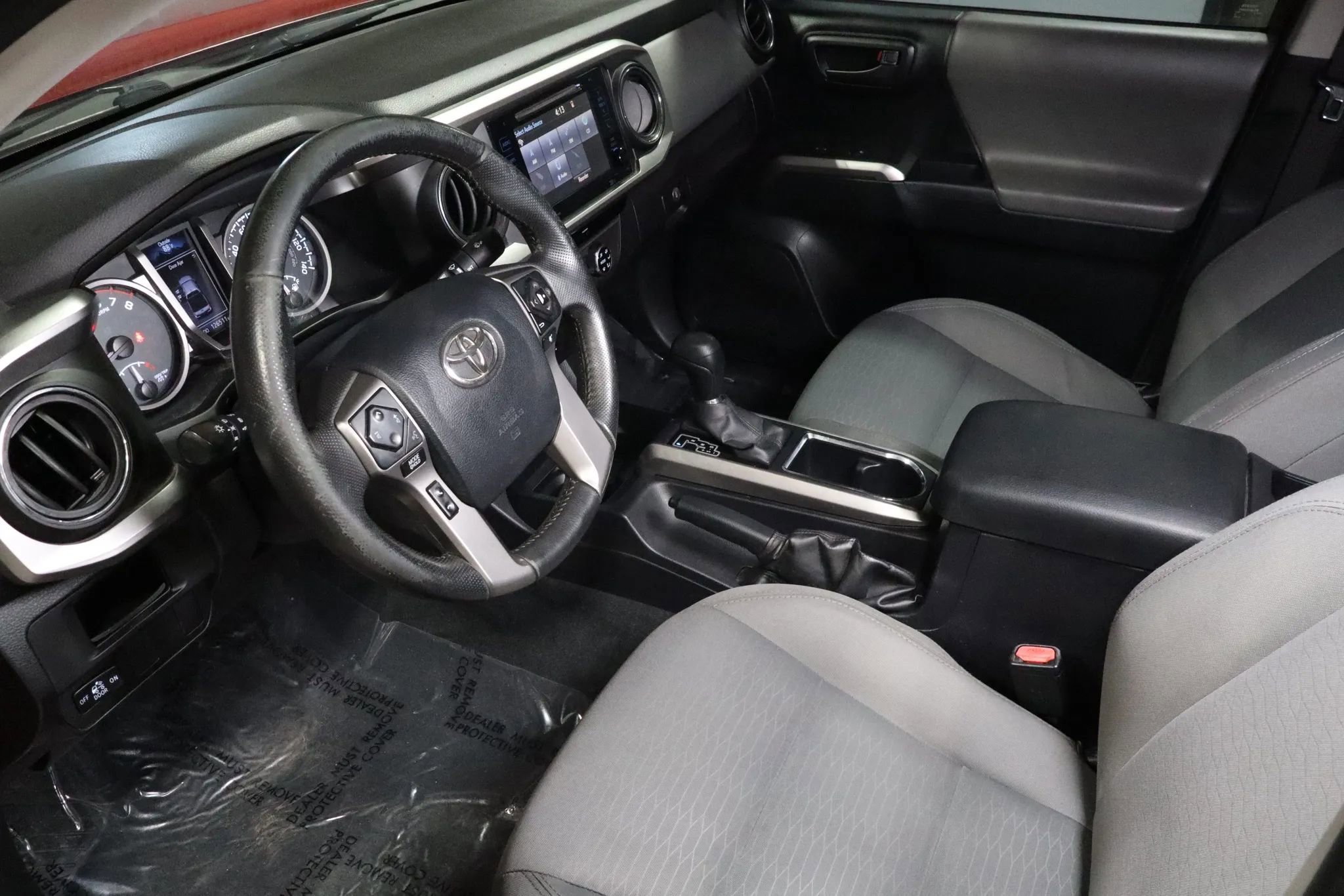 Used 2017 Toyota Tacoma SR5 w/ Tow Package image 8