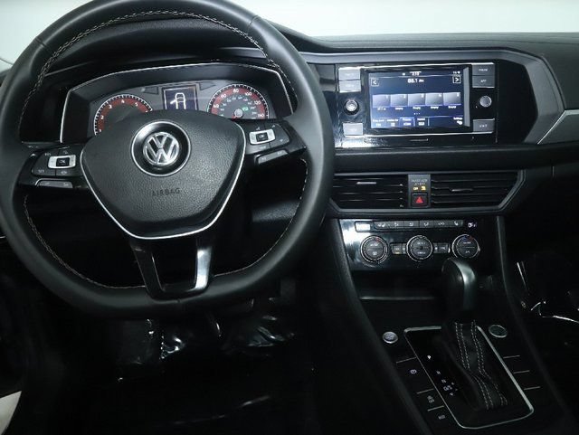 Used 2021 Volkswagen Jetta SE w/ SE Cold Weather Package FWD image 28