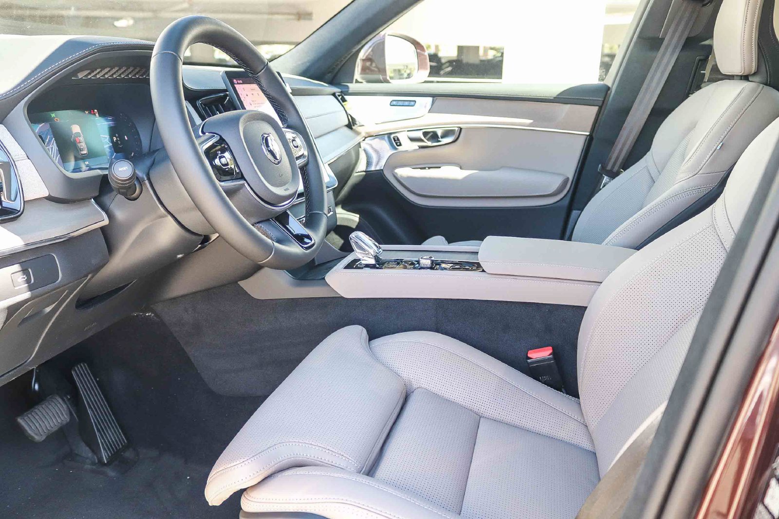 New 2027 Volvo XC90 B6 Ultra AWD/4WD image 17
