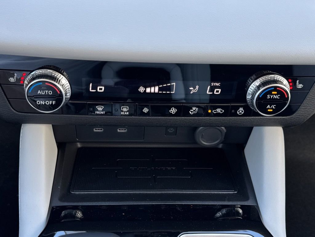 New 2026 Mitsubishi Outlander SE FWD image 19