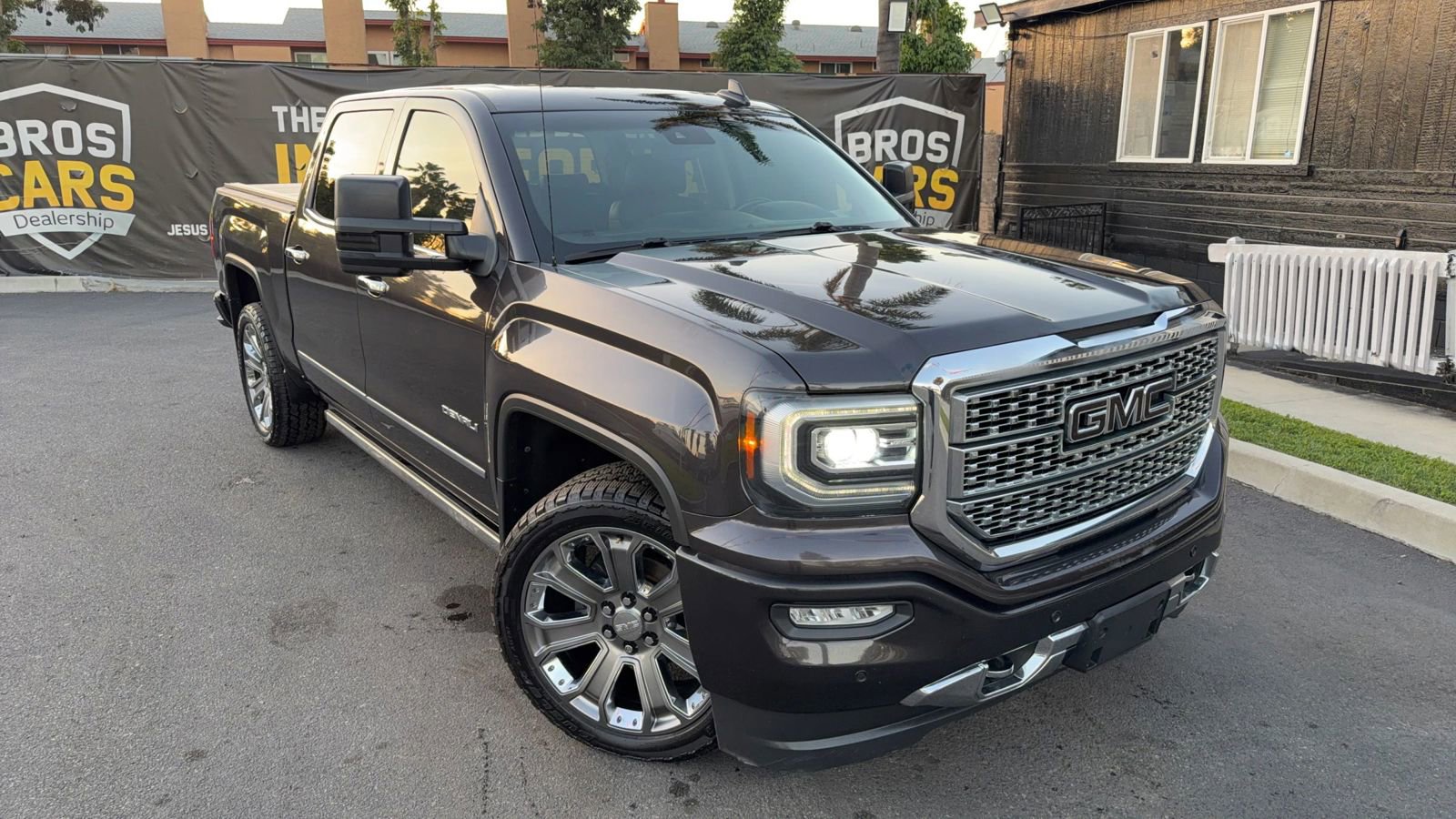 Used 2016 GMC Sierra 1500 Denali w/ Denali Ultimate Package image 2