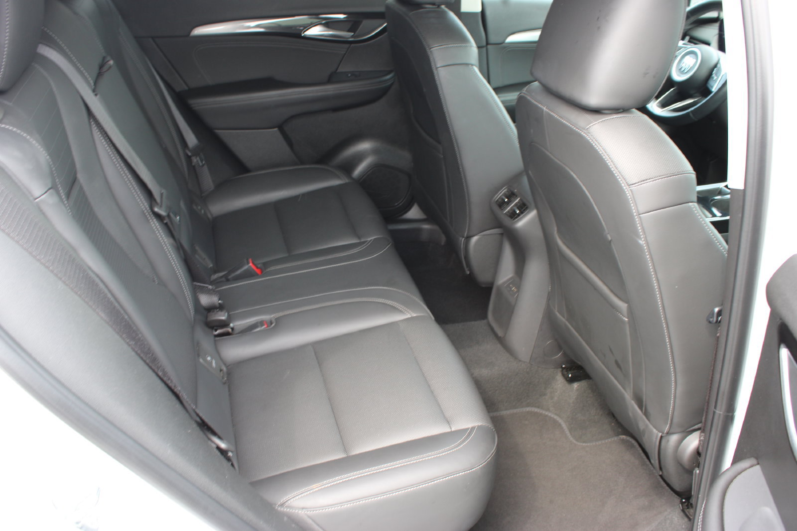 Used 2024 Buick Envision Preferred AWD/4WD image 28