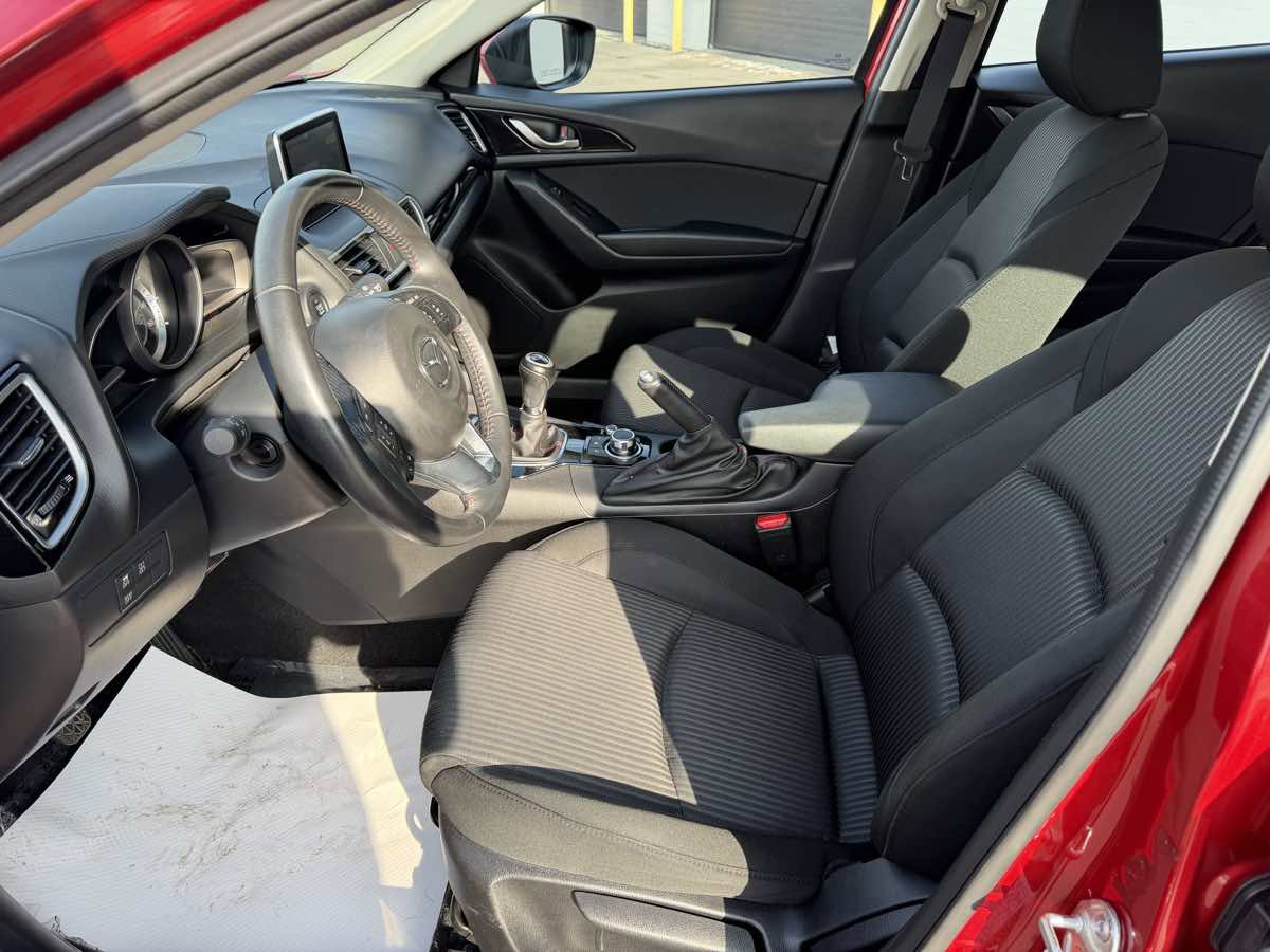 Used 2015 MAZDA MAZDA3 i Touring image 10