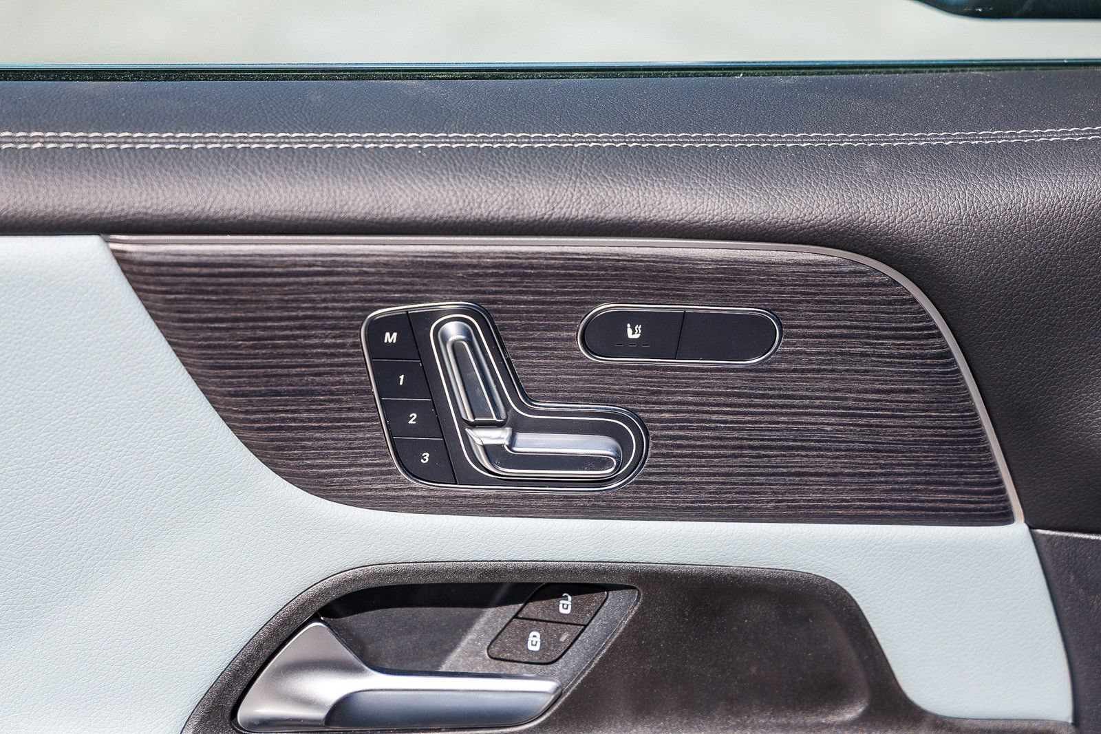 New 2026 Mercedes-Benz GLB 250 4MATIC image 22