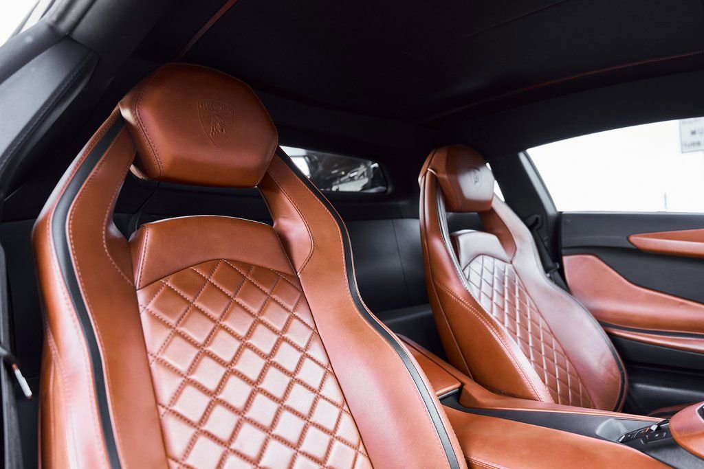 Used 2018 Lamborghini Aventador S image 50