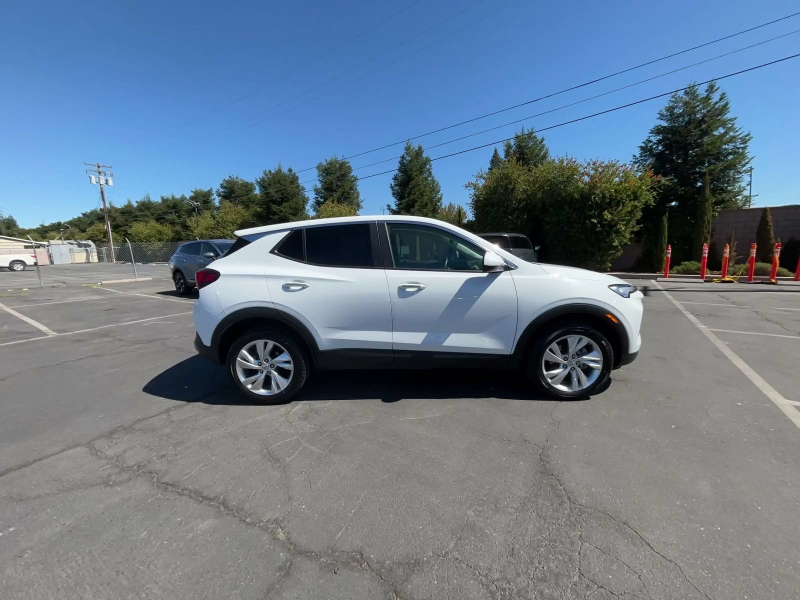 Used 2025 Buick Encore GX Preferred AWD/4WD image 15