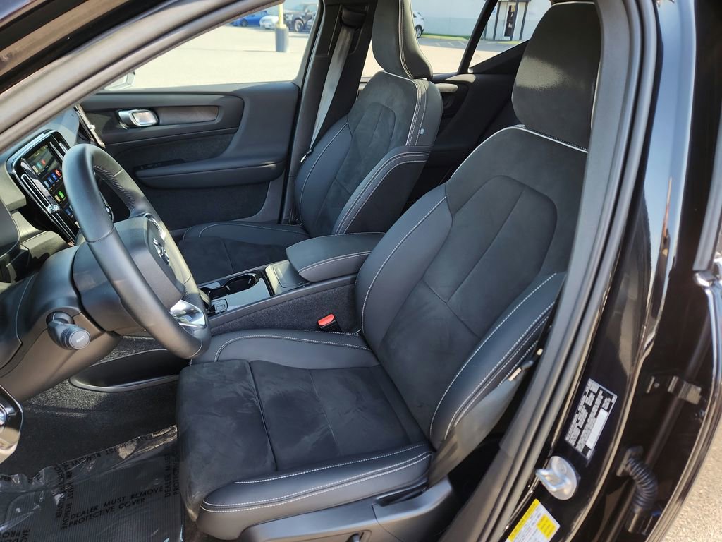 Used 2023 Volvo XC40 Recharge Plus AWD/4WD image 20