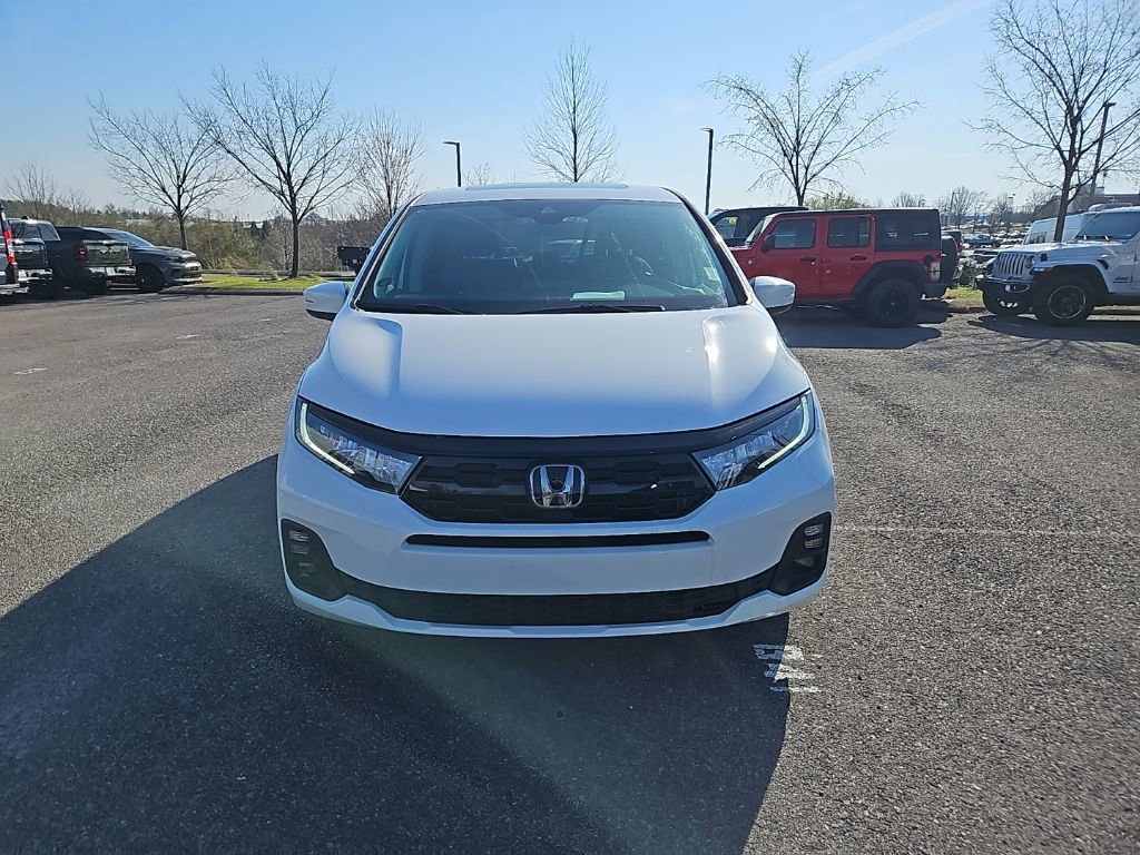 Used 2025 Honda Odyssey Touring image 2