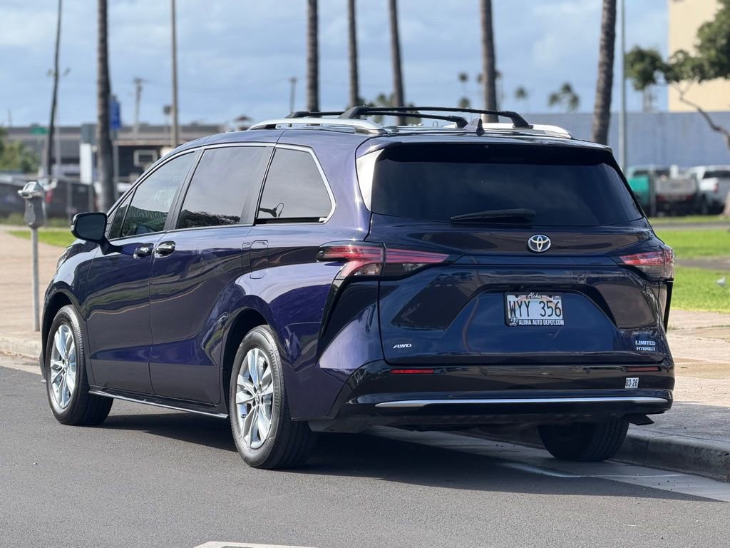 Used 2022 Toyota Sienna Limited AWD/4WD image 3