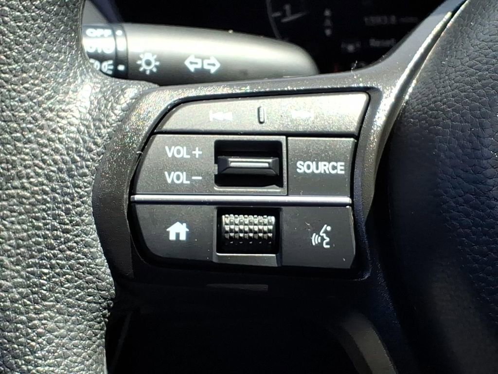 Used 2025 Honda HR-V LX image 27
