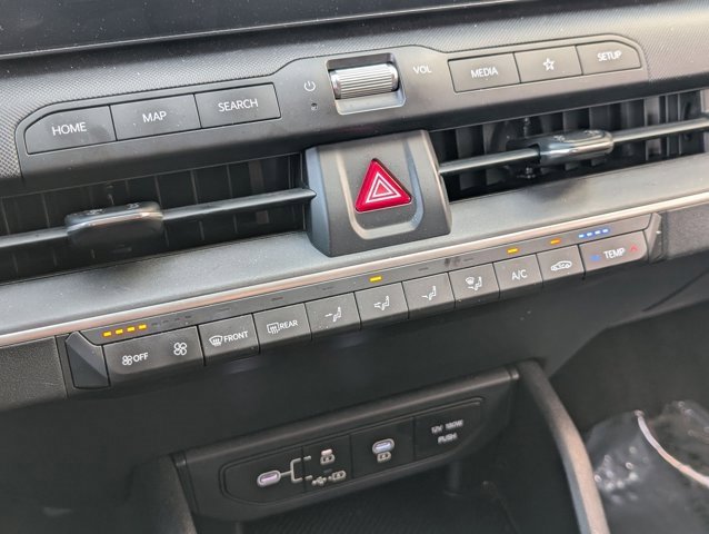 Used 2025 Kia K4 LXS image 17