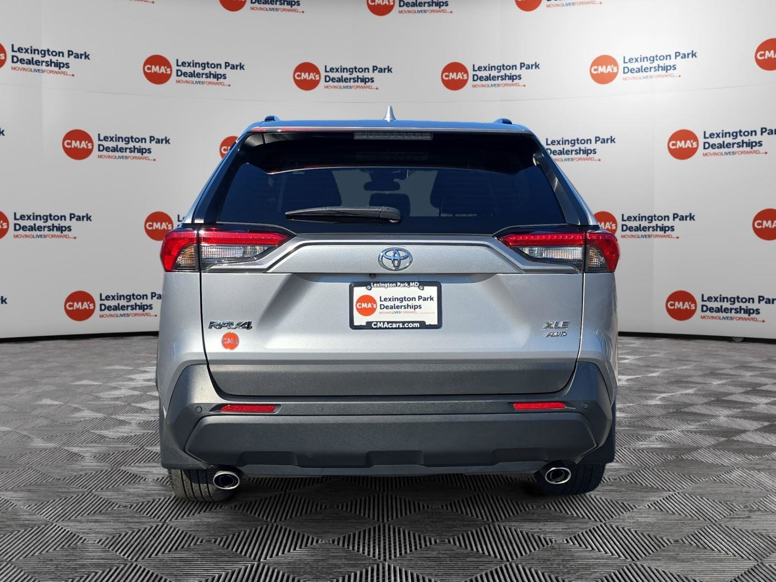 Used 2023 Toyota RAV4 XLE Premium image 6