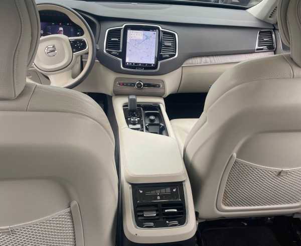 Used 2023 Volvo XC90 T8 Plus image 3