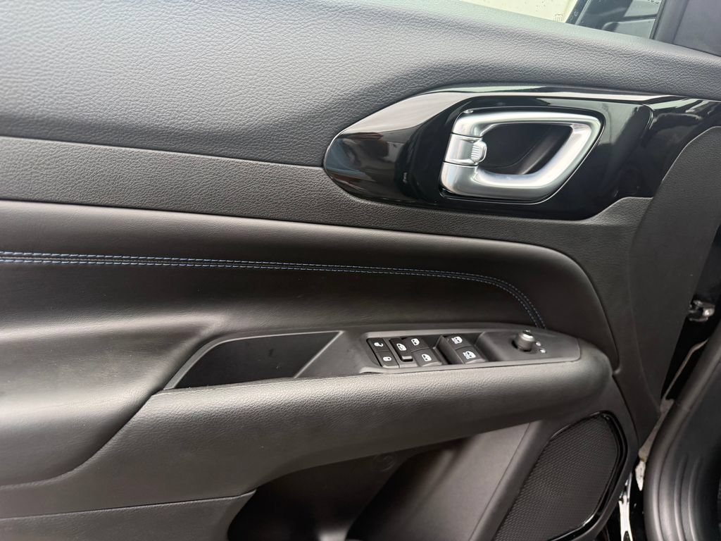 New 2026 Jeep Compass Latitude AWD/4WD image 5