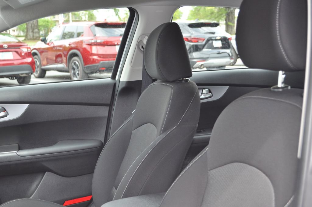Used 2024 Kia Forte LXS image 7
