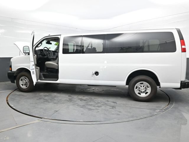 Used 2024 Chevrolet Express 3500 LS RWD image 42