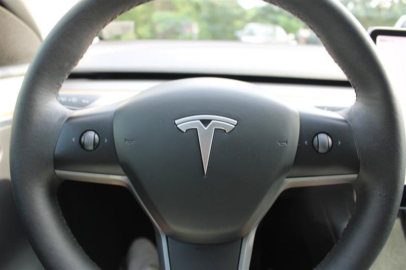 Used 2023 Tesla Model Y Long Range AWD/4WD image 12