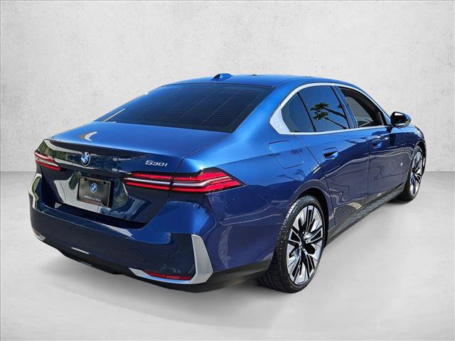 Used 2024 BMW 530i w/ Convenience Package RWD image 5