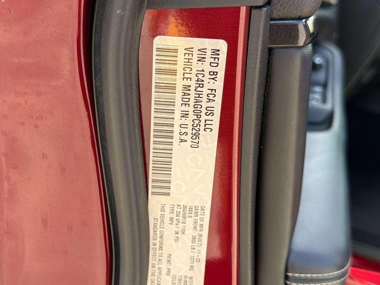 Used 2023 Jeep Grand Cherokee Laredo AWD/4WD image 22