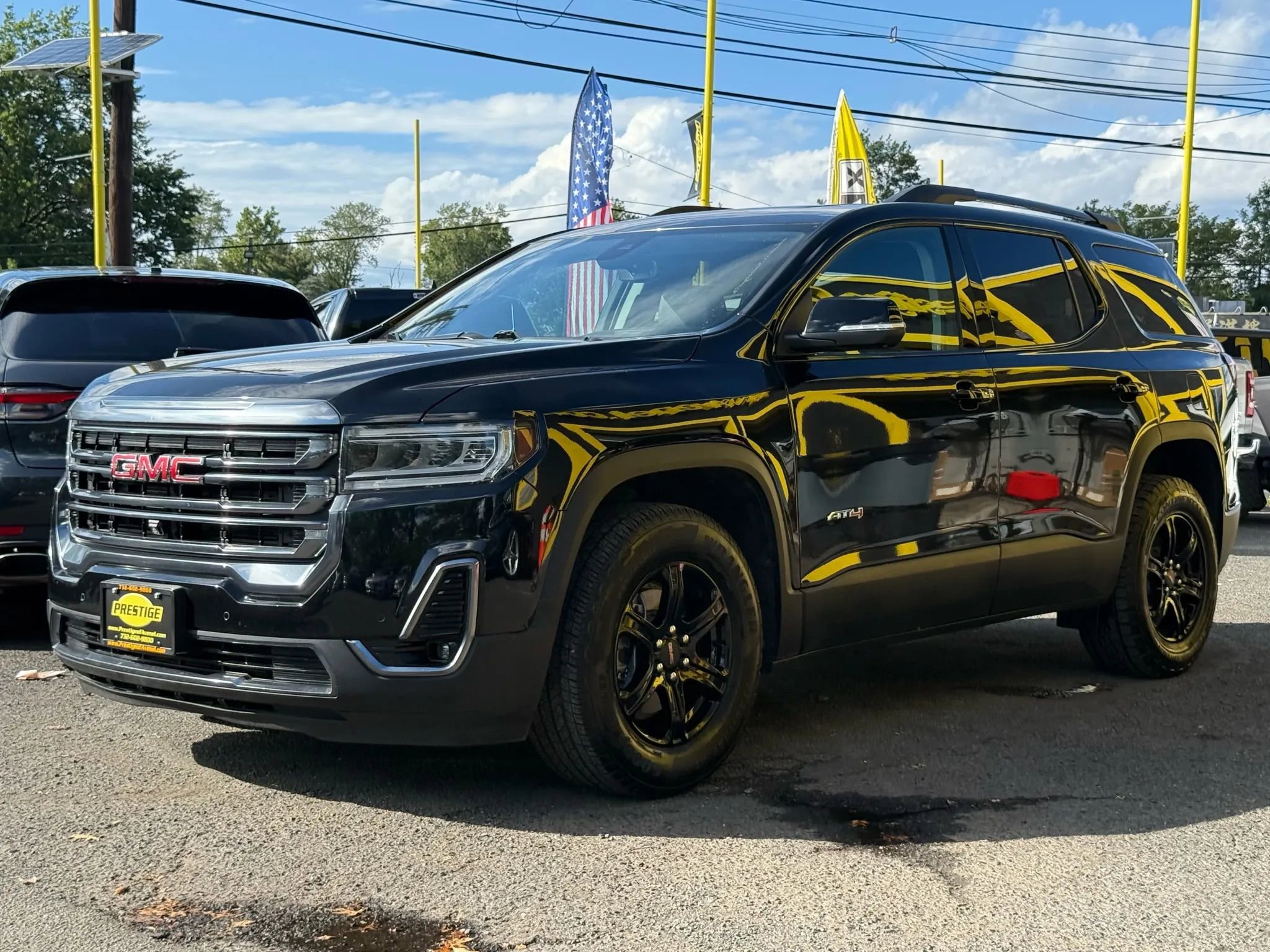 Used 2022 GMC Acadia AT4 w/ Technology Package image 3
