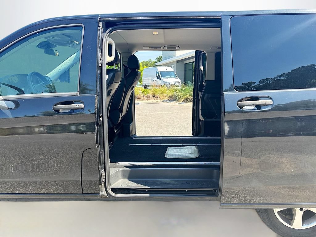 Used 2018 Mercedes-Benz Metris Passenger image 15