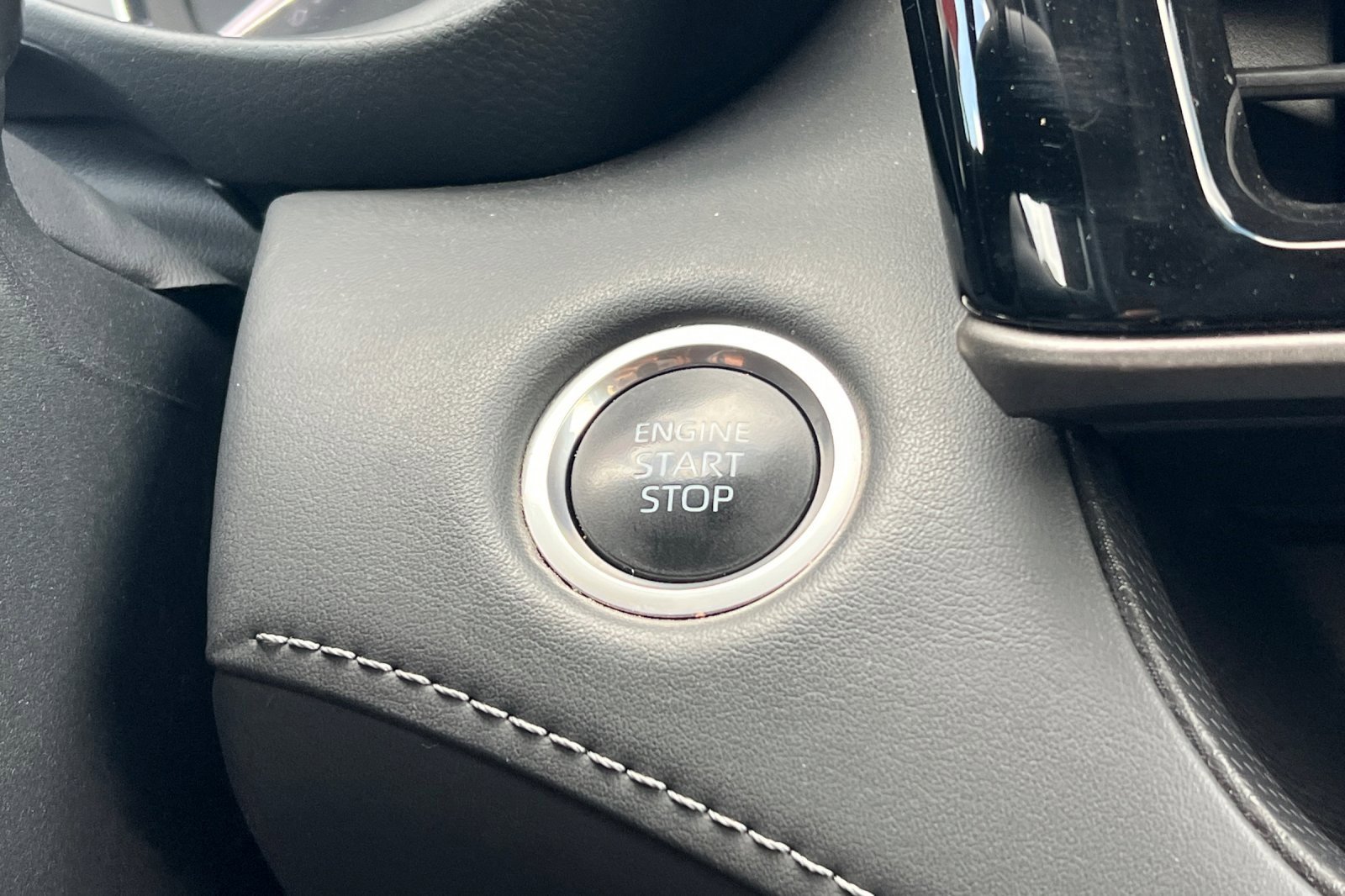 Used 2024 Toyota Highlander XLE image 33