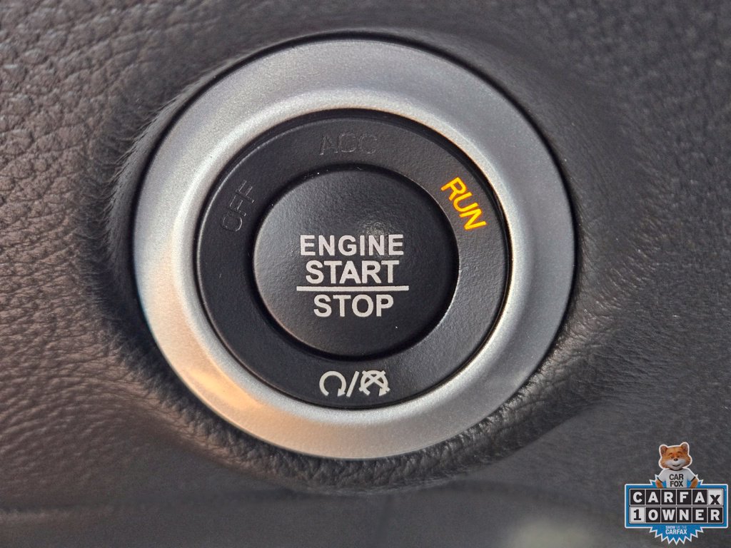Used 2024 Chrysler Pacifica Limited FWD image 42