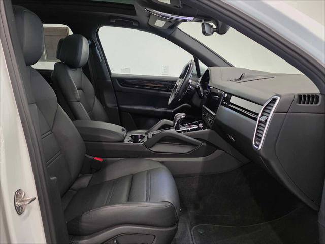 Used 2023 Porsche Cayenne AWD/4WD image 13