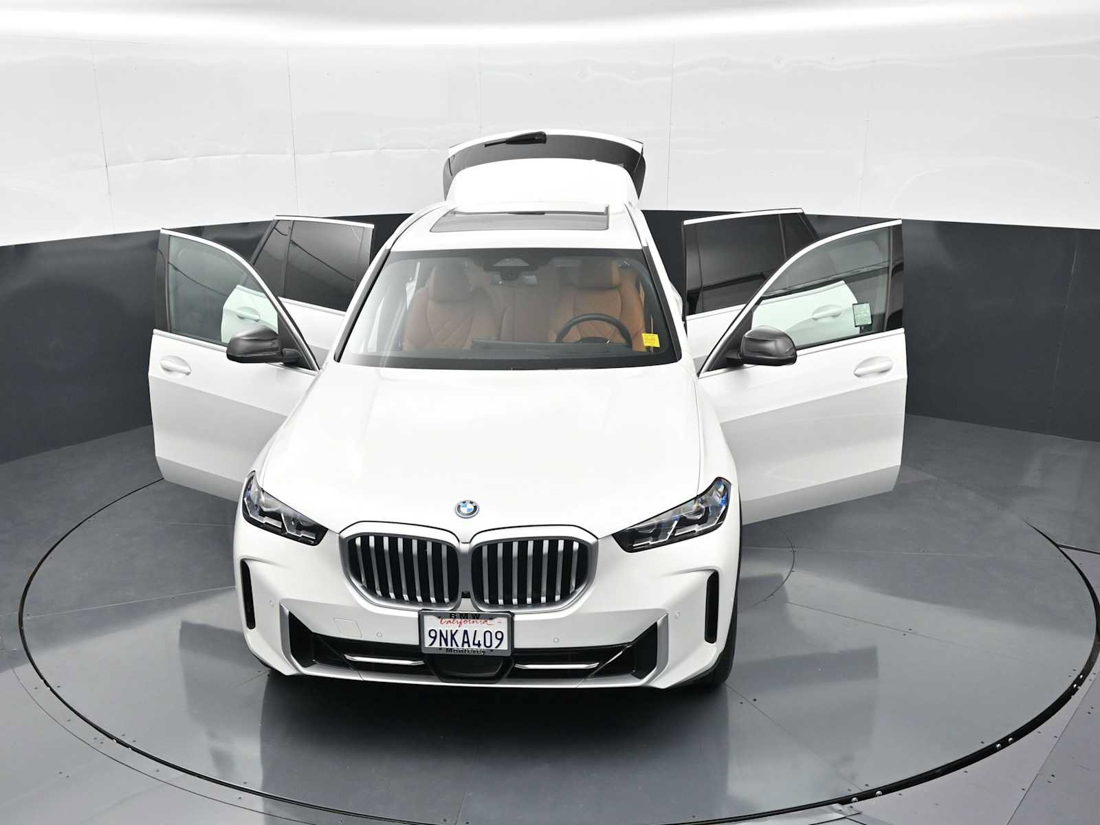 Used 2025 BMW X5 xDrive50e w/ Executive Package AWD/4WD image 33