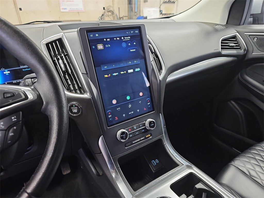 Used 2024 Ford Edge Titanium image 20