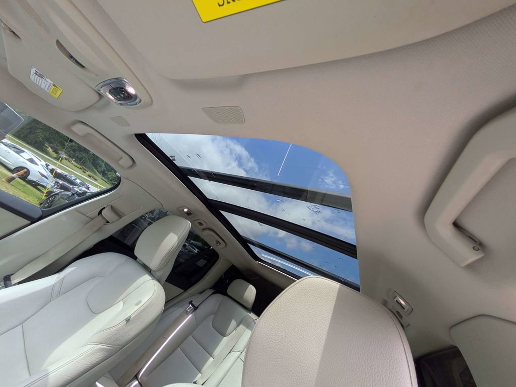 Used 2020 Volvo V60 T5 Momentum FWD image 22