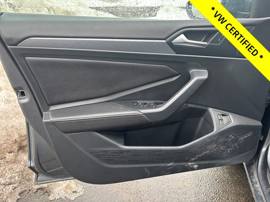 Used 2023 Volkswagen Jetta SE w/ Panoramic Sunroof Package image 7