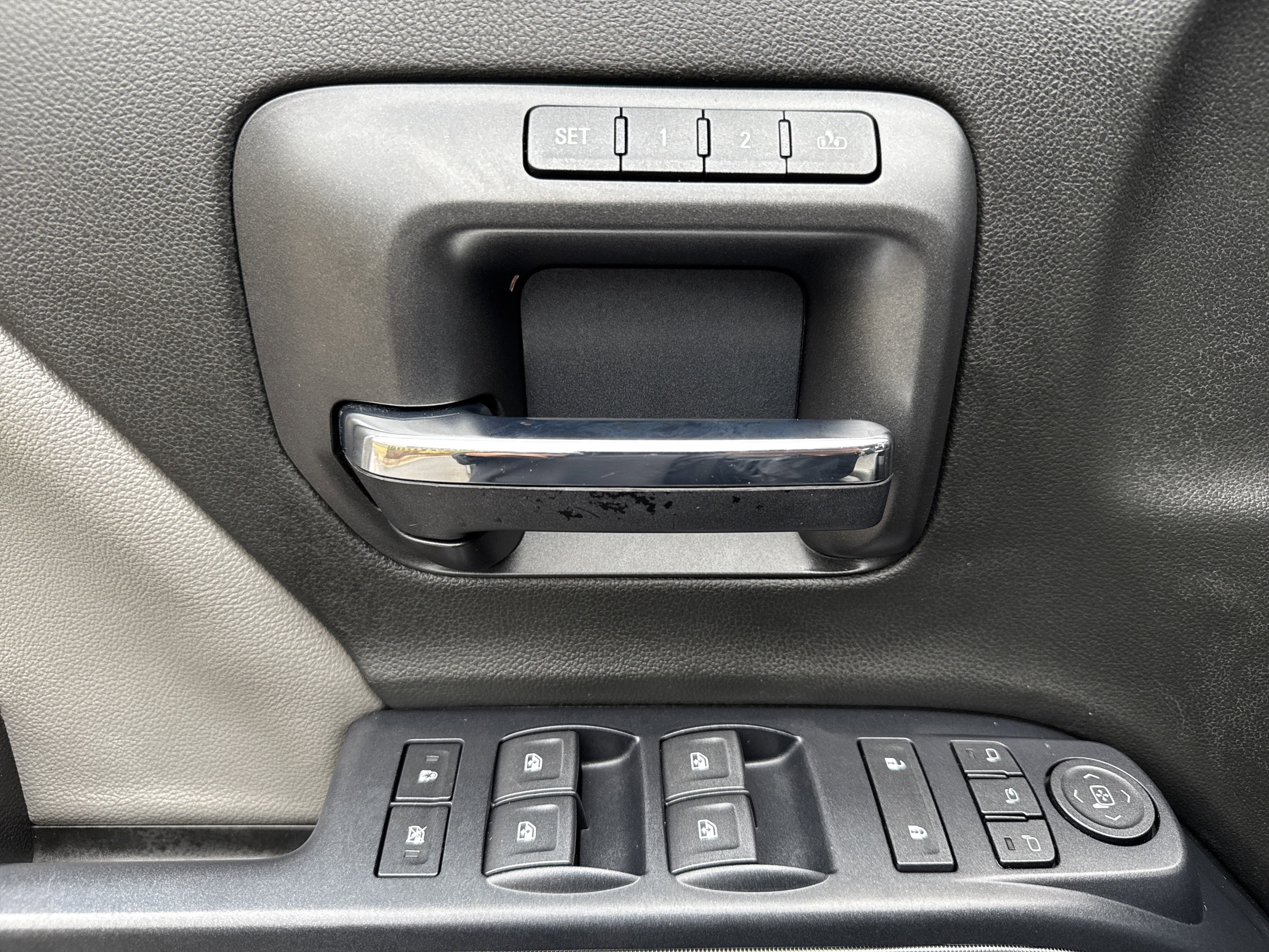 Used 2018 Chevrolet Silverado 2500 LTZ w/ Duramax Plus Package image 15