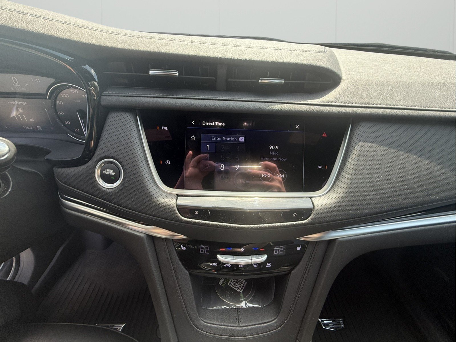 Used 2025 Cadillac XT6 Luxury w/ LPO, Floor Liner Package AWD/4WD image 11