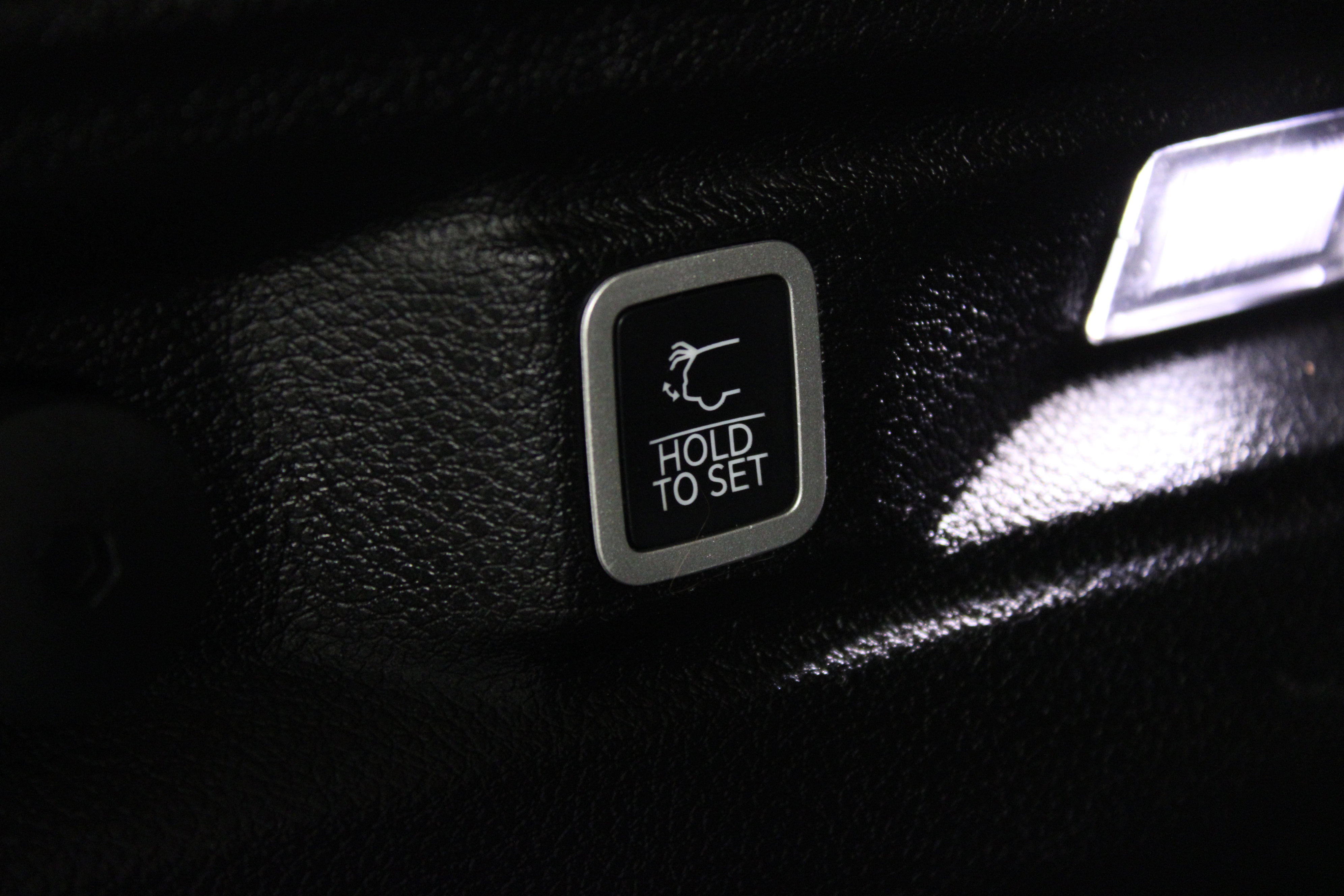 Used 2021 Jeep Grand Cherokee L Limited w/ Luxury Tech Group II image 14