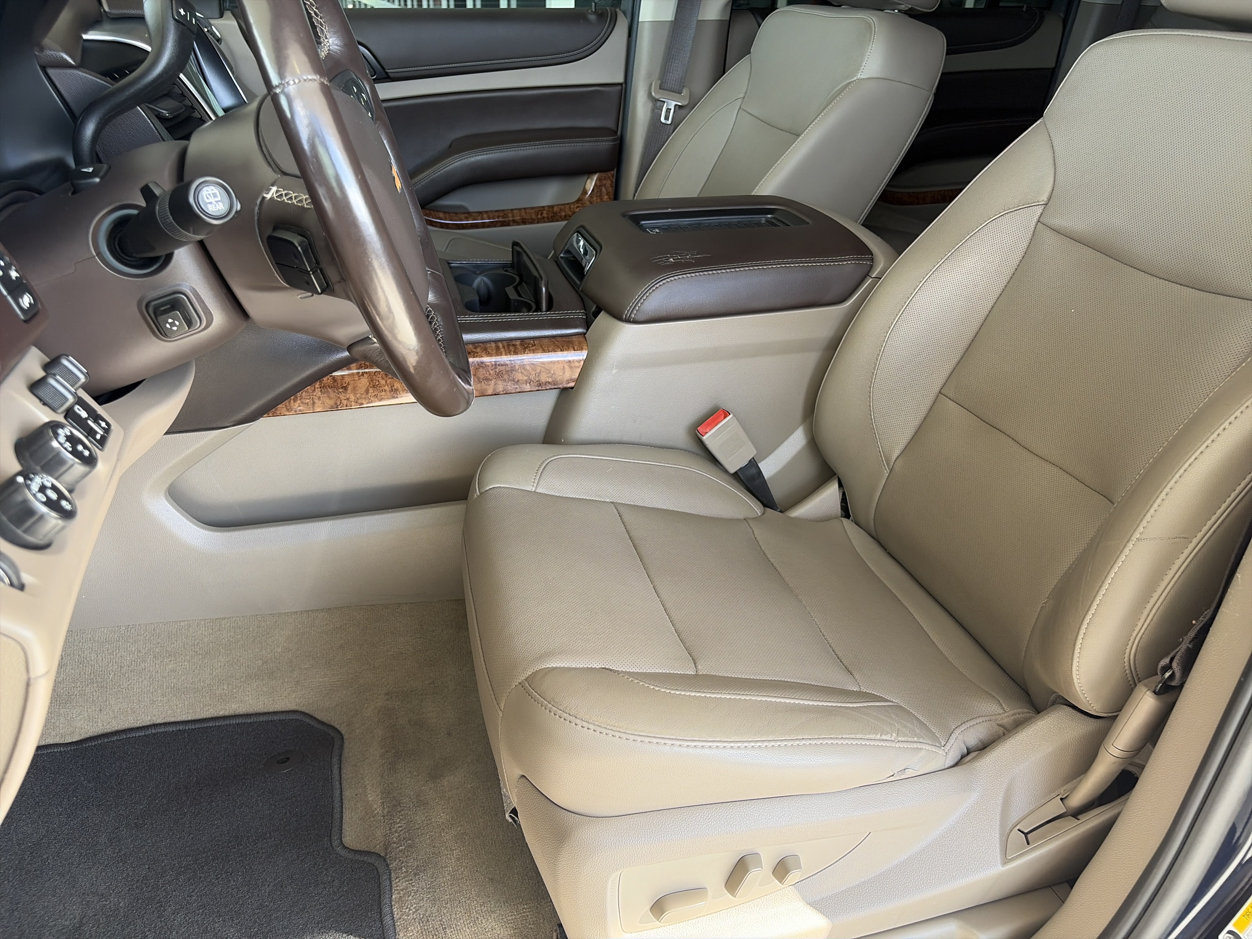 Used 2019 Chevrolet Suburban Premier AWD/4WD image 16