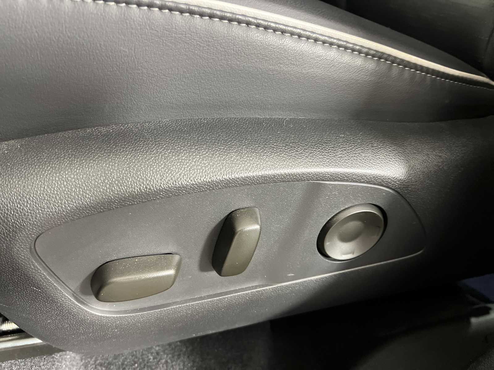 New 2026 Buick Enclave Sport Touring w/ Power Package image 8