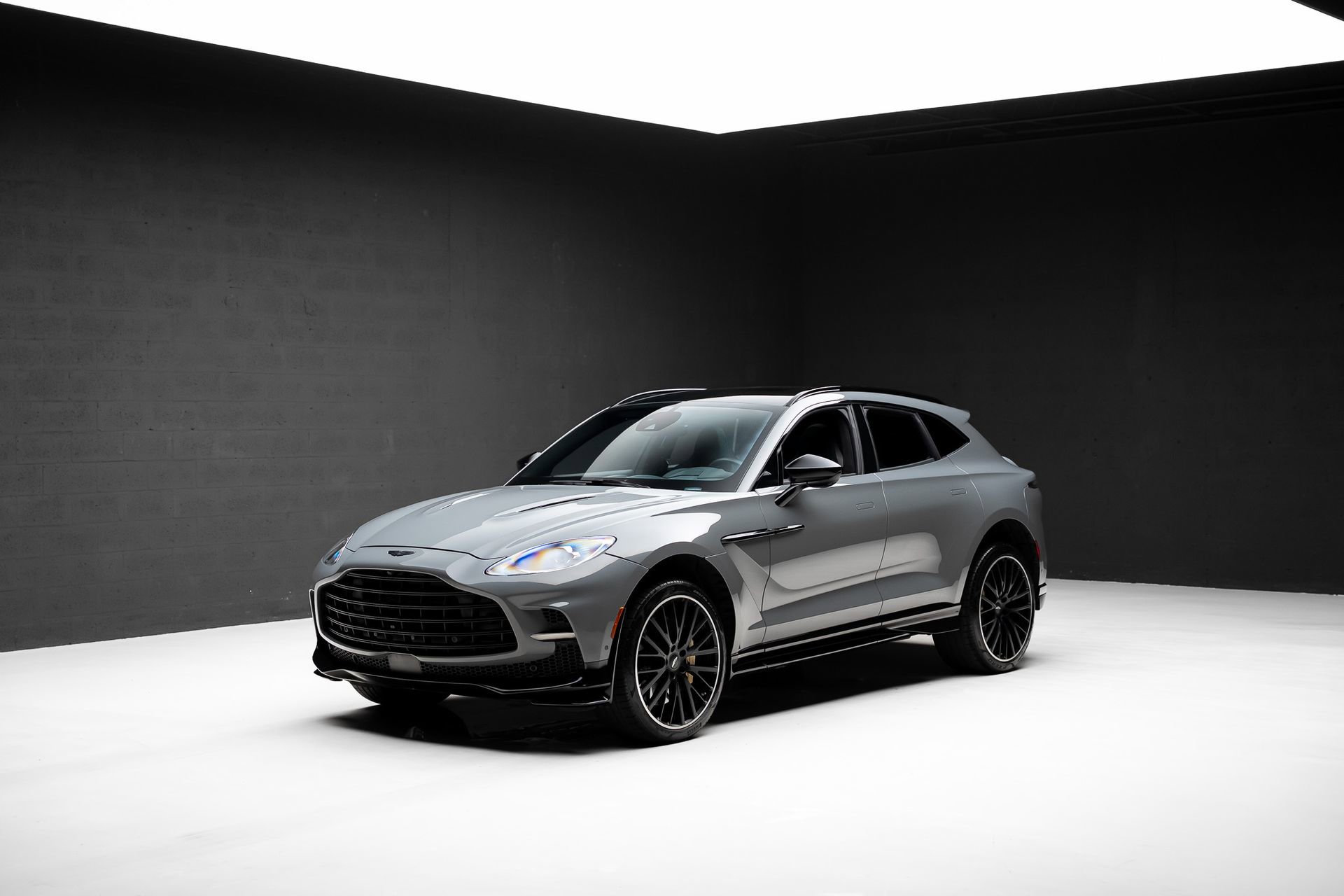 Used 2023 Aston Martin DBX 707 AWD/4WD image 4