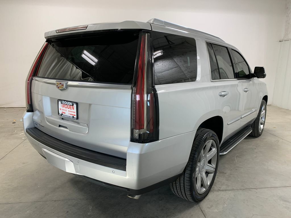 Used 2016 Cadillac Escalade Luxury image 28