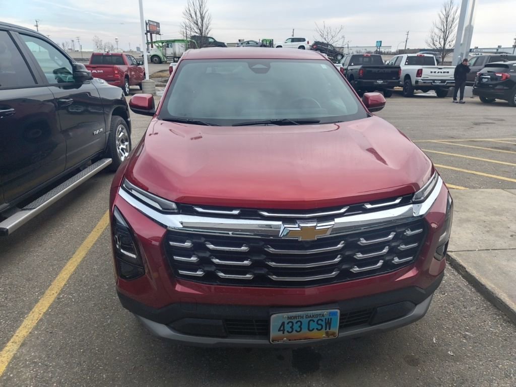 Used 2026 Chevrolet Equinox LT w/ Convenience Package II image 2