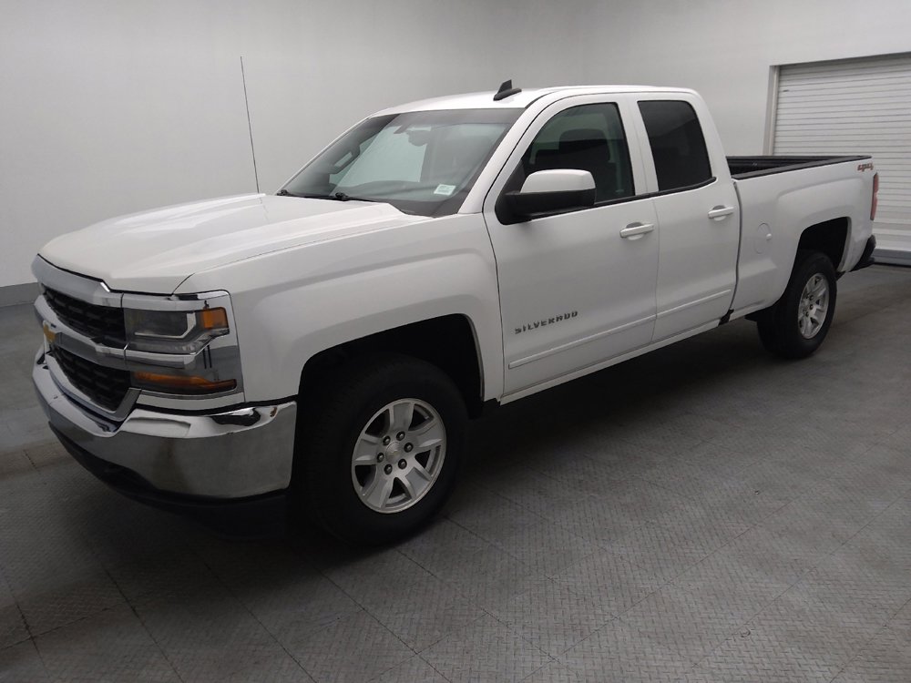 Used 2018 Chevrolet Silverado 1500 LT w/ Trailering Package image 2