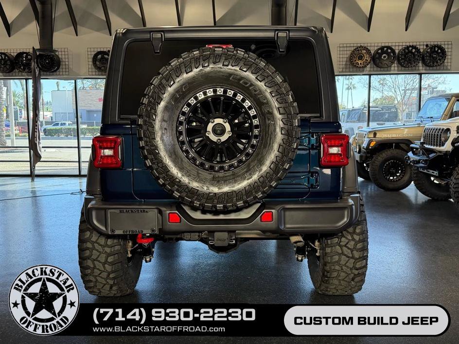 Used 2025 Jeep Wrangler Unlimited Rubicon AWD/4WD image 11