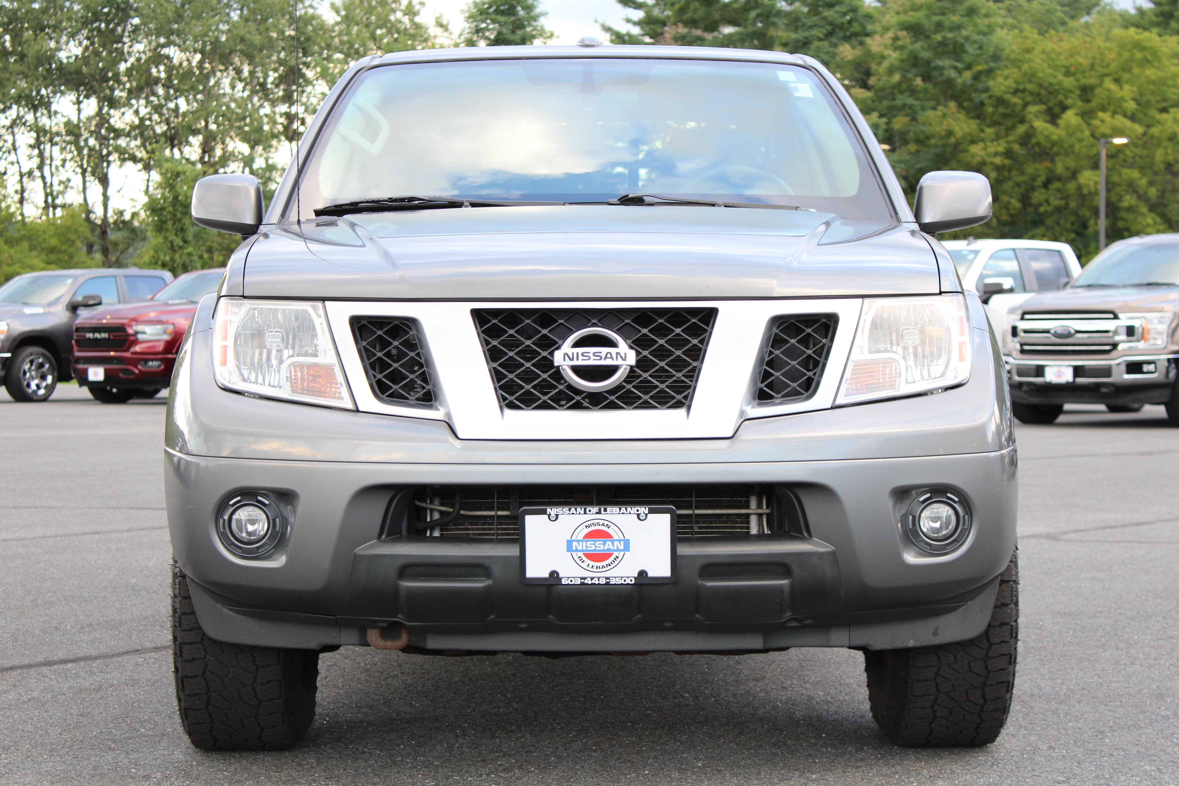 Used 2018 Nissan Frontier PRO-4X AWD/4WD image 2